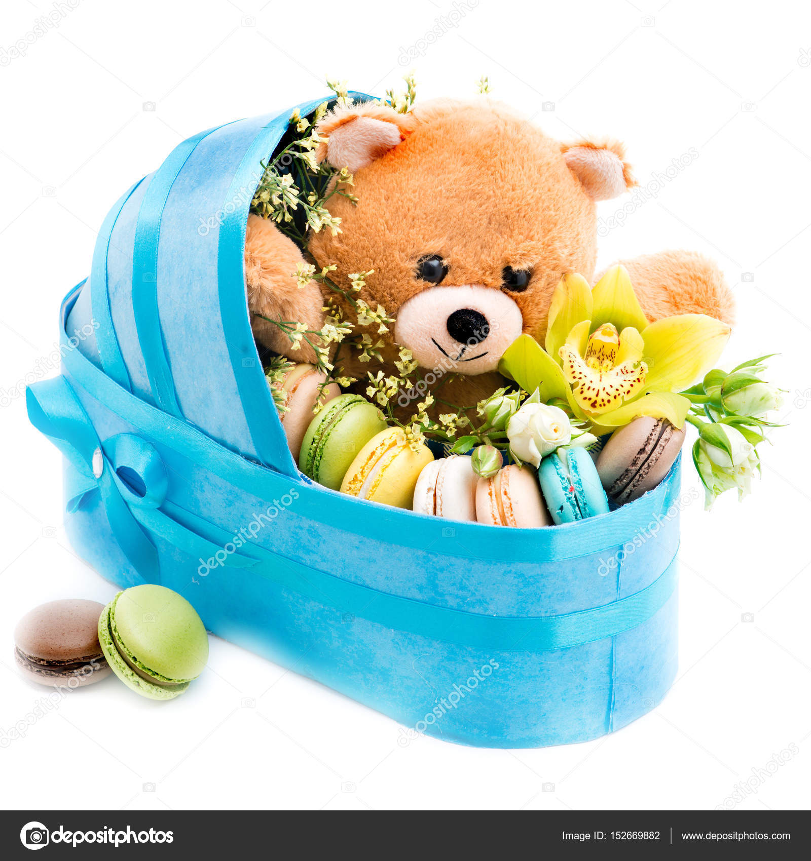 Cadeau,poussette de fleurs fraîches pour la naissance de l\u0027enfant (garçon un\u2013 images de stock libres de droits