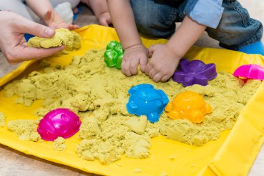 Çocuk oyun alanı kum kum evde