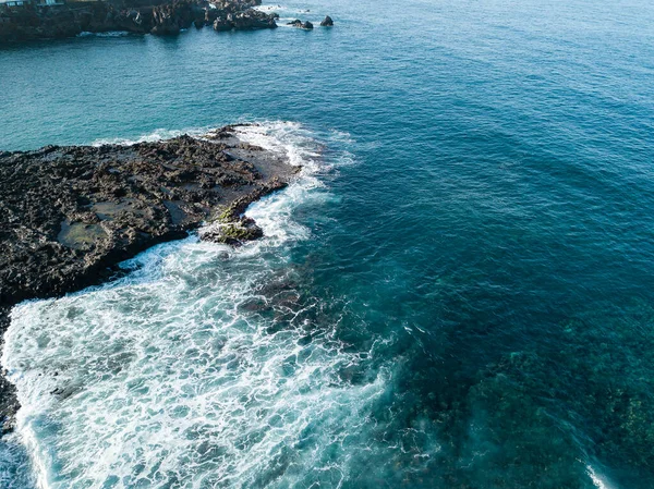Drone Aéreo Foto Vista Superior Das Ondas Oceano Atender Ocorrer — Fotografia de Stock