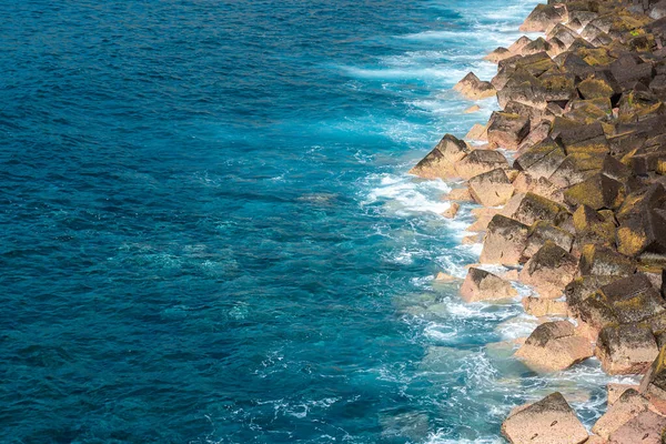 Grandes Ondas Colidem Com Pedras Granito Rochas Oceano Atlântico — Fotografia de Stock