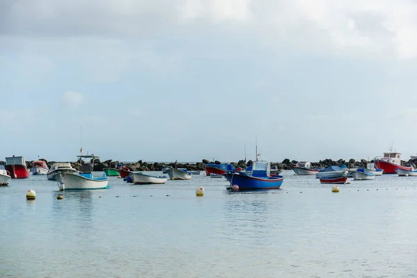 Čluny Místních Rybářů Rybářské Lodě Malém Přístavu Letoviska Puerto Cruz — Stock fotografie