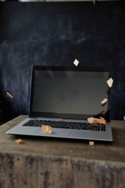 ayakta ileri laptop