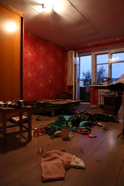 Kamar tidur kontemporer selama cahaya pagi — Stok Foto