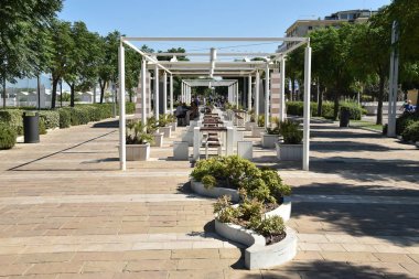 Riccione 2 deniz kıyısında oturan