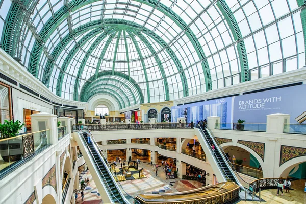 Dubai, UAE.Centro comercial de los emiratos . — Foto de Stock