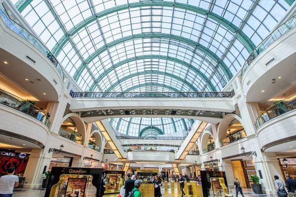 Dubai, UAE.Centro comercial de los emiratos . — Foto de Stock