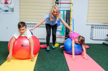 Vinnitsa, Ukrayna, September.2017:Work 25 omurga reabilitation Merkezi hasta ile