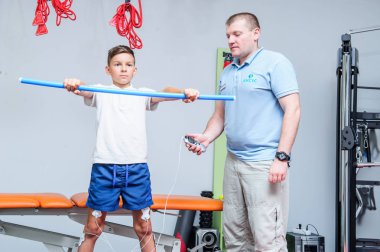 Omurga reabilitation Merkezi hasta ile çalışmak