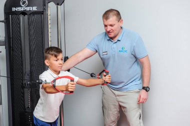 Omurga reabilitation Merkezi hasta ile çalışmak