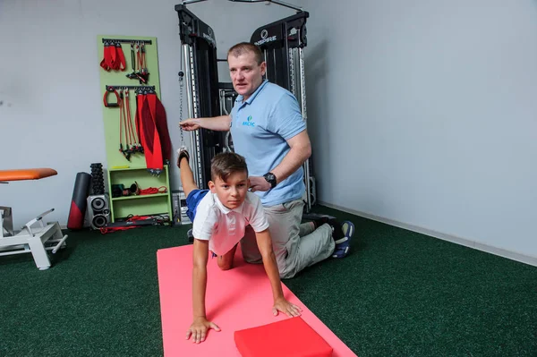 Omurga reabilitation Merkezi hasta ile çalışmak