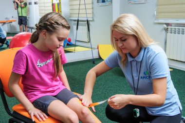 :Omurga reabilitation Merkezi hasta ile çalışmak