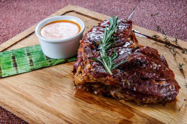 Izgara domuz eti biftek fille.