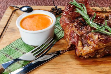 Izgara domuz eti biftek fille.