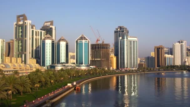 Sharjah Förenade Arabemiraten Maj 2017 Visa Sharjah Lagunen Sharjah Ligger — Stockvideo