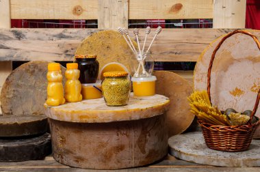 Çeşitli arı ürünleri - bal, balmumu ve propolis tatlım. Geçim arı ürünleri. Balmumu. Hücreleri. Honey.Beekeeping.