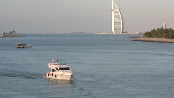 Dubai Emirati Arabi Uniti Febbraio 2017 Piccolo Yacht Che Muove — Video Stock