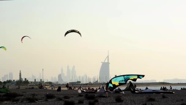 1月31日 风筝在迪拜国际风筝节2015飞行在2015年1月31日看见 Dikf 在风筝 朱美拉 海滩举行 — 图库视频影像