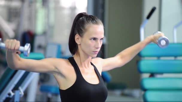 运动健美肌肉的女人 — 图库视频影像