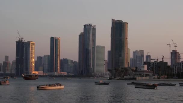 Sharjah Emirados Árabes Unidos Fabryary 2019 Vista Pôr Sol Lagoa — Vídeo de Stock