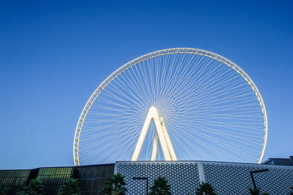 Dubai, UAE -NOVEMBER 28, 2019: Bluewaters island with huge metallic structure and Ferris wheel also called Ain Dubai ,newly opened leisure and travel spot in Dubai near JBR beach. — Stock Photo, Image