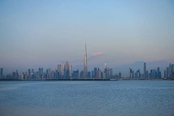 Dubai, United Arab Emirates - December 25, 2019 : A panoramic view of Dubai downtown skyline from Dubai creek harbour side. — Stock Photo, Image