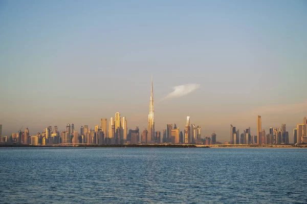 Dubai, United Arab Emirates - December 25, 2019 : A panoramic view of Dubai downtown skyline from Dubai creek harbour side. — Stock Photo, Image