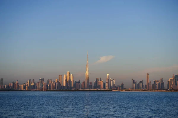 Dubai, United Arab Emirates - December 25, 2019 : A panoramic view of Dubai downtown skyline from Dubai creek harbour side. — Stock Photo, Image
