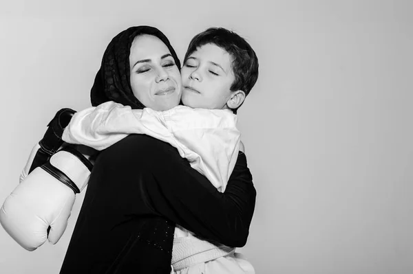 Retrato Mãe Seu Filho Boxeador Quimioterapeuta — Fotografia de Stock