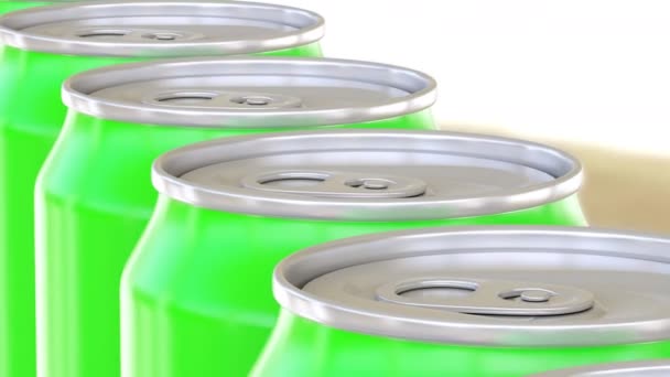 Latas de alumínio verde movendo-se em transportador. Linha de produção de refrigerantes ou cerveja. Reciclagem de embalagens. Clipe de boneca de loop sem costura 4K, ProRes — Vídeo de Stock