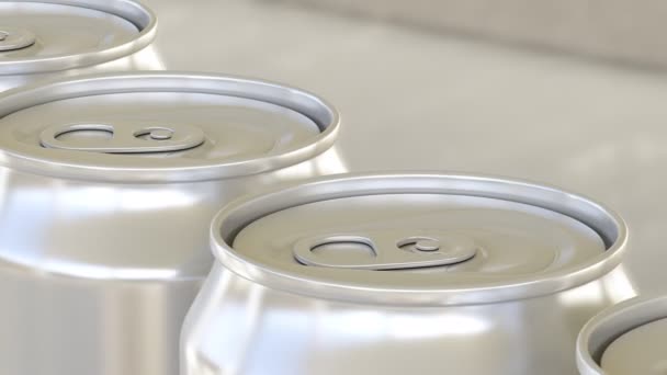 Línea de producción de refrescos carbonatados o cerveza. Latas de aluminio en transportador industrial. Reciclaje de envases ecológicos. Clip loopable sin costura 4K — Vídeos de Stock