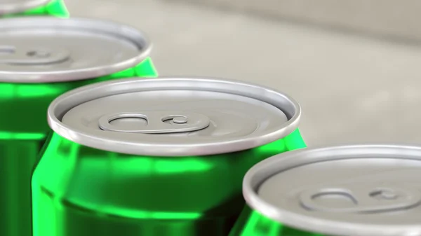 Linha de produção de refrigerantes ou cerveja. Latas de alumínio verde no transportador industrial, foco superficial. Reciclagem de embalagens ecológicas. Renderização 3D — Fotografia de Stock