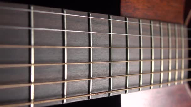 Akustik gitar parçaları 4 k makro dolly vurdu — Stok video