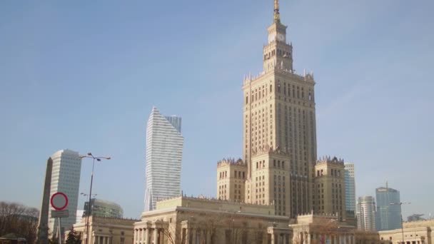 Warszawa, Polen - November 26, 2016. Lokala landmark, Palace of kultur och vetenskap byggdes 1955, det är det är den högsta byggnaden i landet. 4k-video — Stockvideo