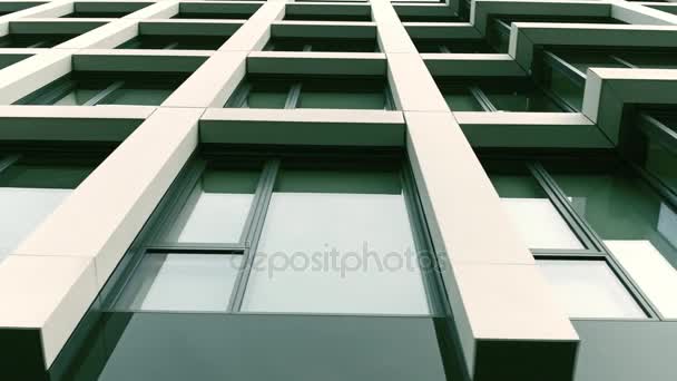 4K steadicam video del moderno centro de negocios. Ventanas panorámicas de un edificio de oficinas, plano de ángulo bajo — Vídeos de Stock