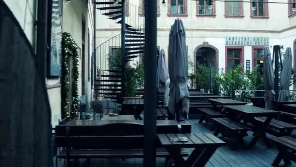 Прага, Чехія - 3 грудня 2016. 4 к Стедікам постріл порожній відкритий ресторан в Старому місті — стокове відео