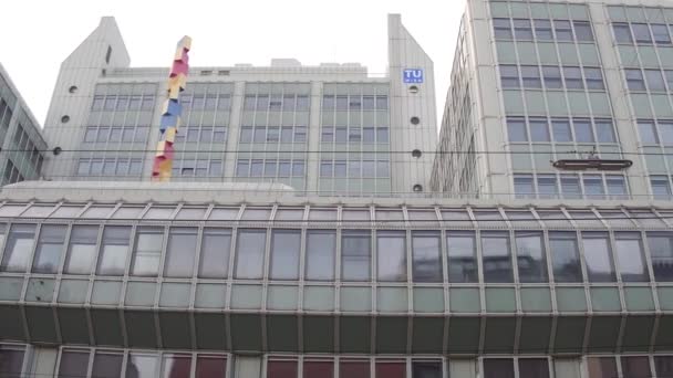 VIENNE, AUTRICHE - DÉCEMBRE, 24 Steadicam shot of TU Wien, Vienna University of Technology. Vidéo 4K — Video