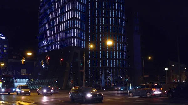 VIENNA, AUSTRIA - DECEMBER, 24 Illuminated high-rise building at night — Stock Photo, Image