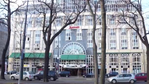 Βιέννη, Αυστρία - Δεκεμβρίου 24, 2016 Steadicam πυροβόλησε πολυτελούς ξενοδοχείου Marriott. 4k βίντεο για την ίδρυση — Αρχείο Βίντεο