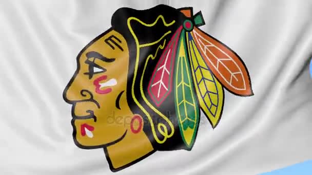 Primer plano de la bandera ondeante con el logotipo del equipo de hockey de Chicago Blackhawks NHL, lazo sin costuras, fondo azul. Animación editorial. 4K — Vídeos de Stock