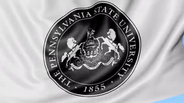 Close-up de acenando com bandeira Penn State University emblema, loop sem costura, fundo azul. Animação editorial. 4K — Vídeo de Stock