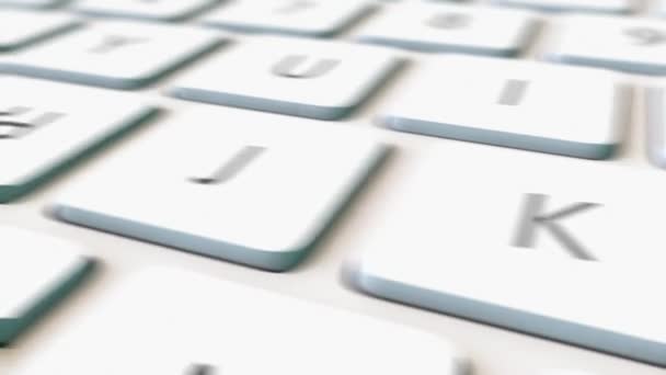 Макрокукла снимок белой компьютерной клавиатуры и добавить в корзину клавишу, мелкий фокус. Концептуальный 4K клип — стоковое видео