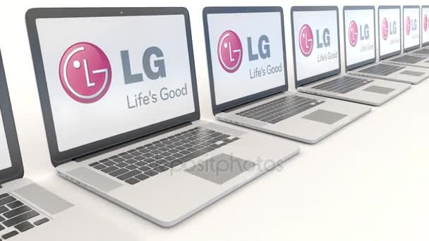 Portátiles modernos con logotipo de LG Corporation. Tecnología informática editorial conceptual clip 4K, bucle sin costura — Vídeo de stock