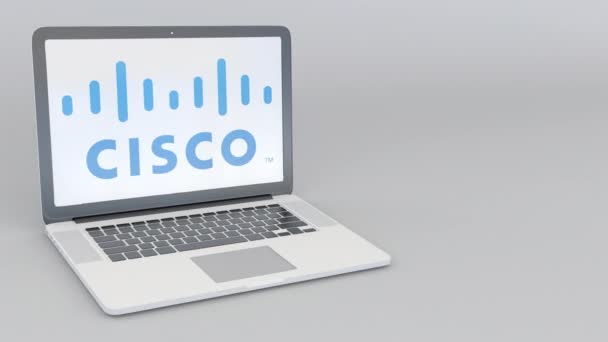 旋转开启和关闭笔记本电脑与 Cisco 系统公司徽标。计算机技术概念编辑 4 k 剪辑 — 图库视频影像