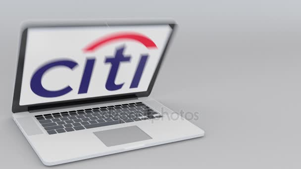 Ordinateur portable d'ouverture et de fermeture avec logo Citigroup à l'écran. Technologie informatique conceptuel éditorial 4K clip — Video