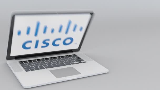 Відкриття та закриття ноутбук з Cisco Systems логотип на екрані. Комп'ютерні технології концептуальні редакційної 4 к кліп — стокове відео