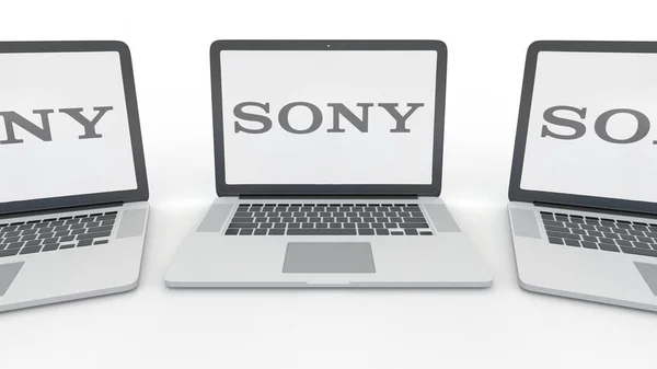 Ноутбуки Sony корпорації логотип на екрані. Комп'ютерні технології концептуальні редакційної 3d-рендерінг — стокове фото