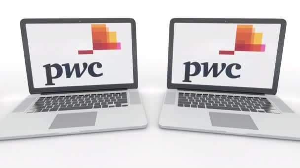 Pricewaterhousecoopers Pwc logo üstünde belgili tanımlık perde ile dizüstü bilgisayar. Bilgisayar teknolojisi kavramsal editoryal 4k klip, sorunsuz döngü — Stok video
