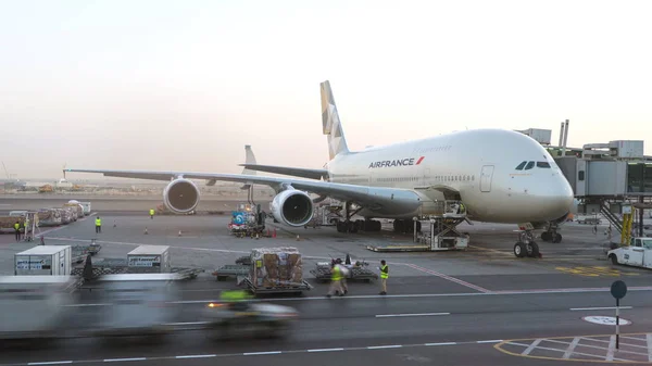 Air France A380 avião a ser mantido no aeroporto. Editorial conceitual — Fotografia de Stock