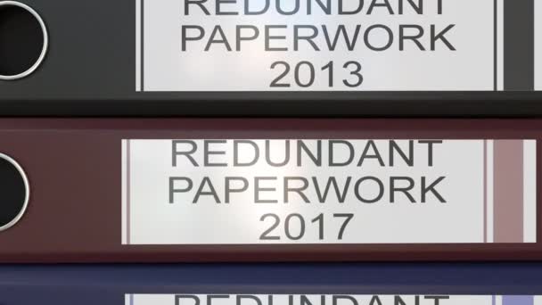 Montaje vertical de aglutinantes de oficina multicolor con etiquetas de papeleo redundantes diferentes años — Vídeo de stock