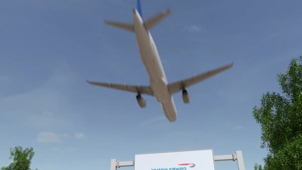 Letadlo letící nad reklamní billboard s logem British Airways. Redakční 3d vykreslování 4 k klip — Stock video